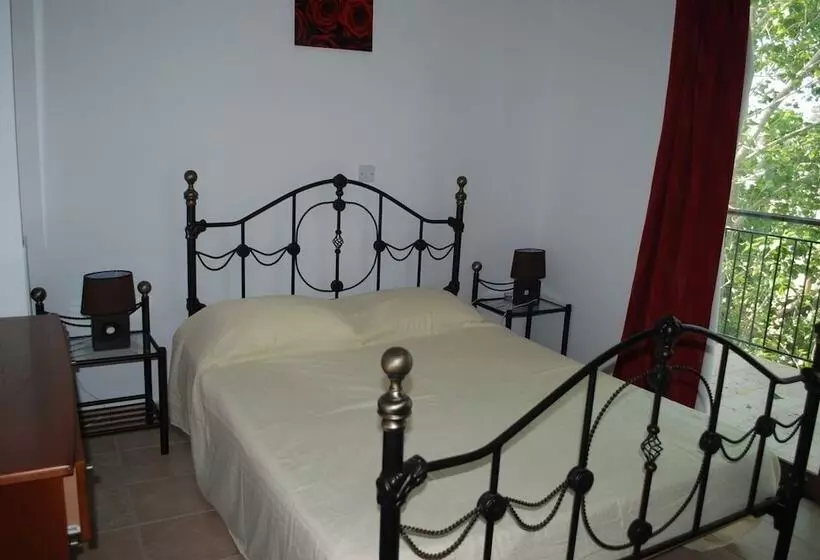 Avra Family Maisonettes