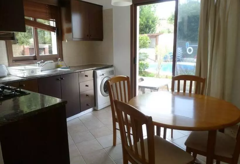 Avra Family Maisonettes