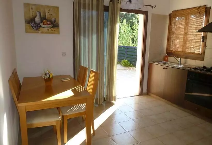 Avra Family Maisonettes