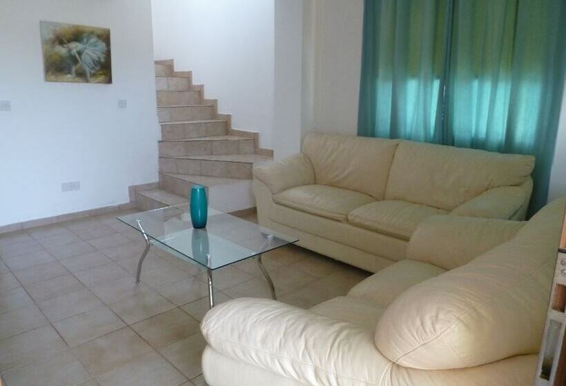 Avra Family Maisonettes