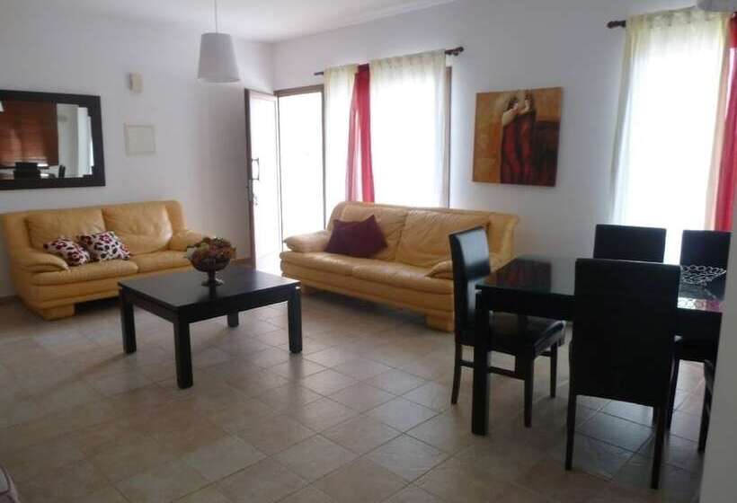 Avra Family Maisonettes