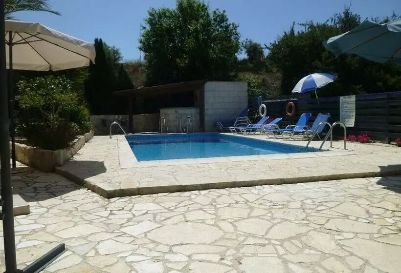 Avra Family Maisonettes