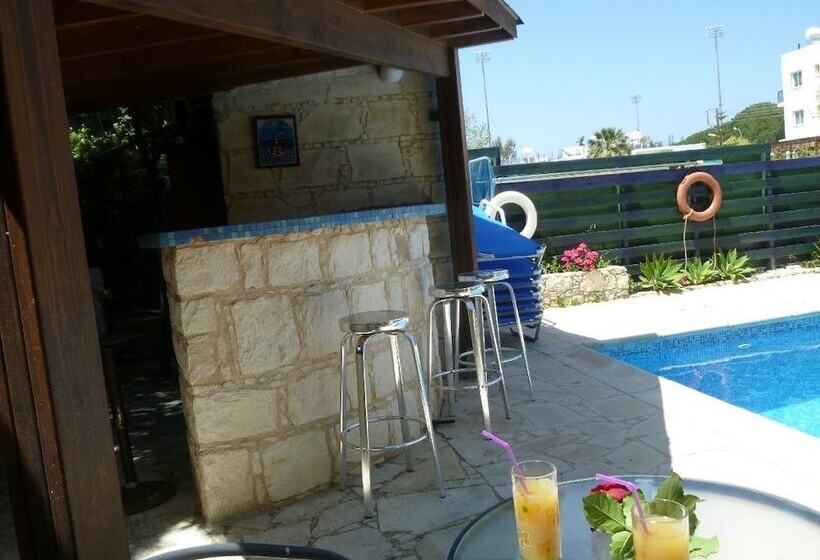 Avra Family Maisonettes