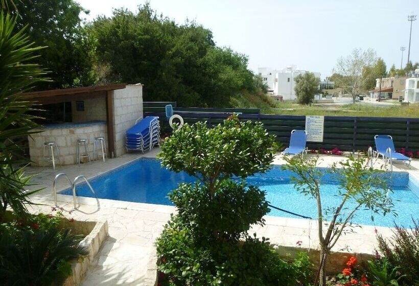 Avra Family Maisonettes