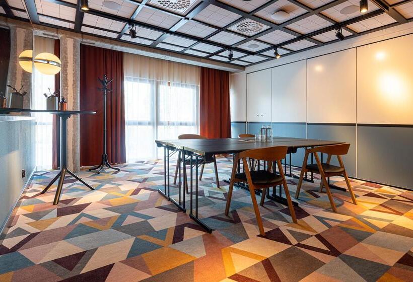 هتل Ellery Beach House