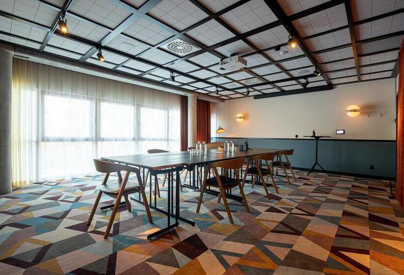 هتل Ellery Beach House