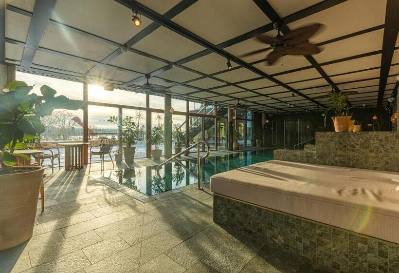 هتل Ellery Beach House