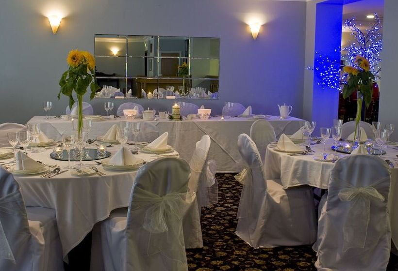 فندق Castlepollard