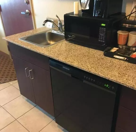 Отель Cobblestone Inn & Suites Steele