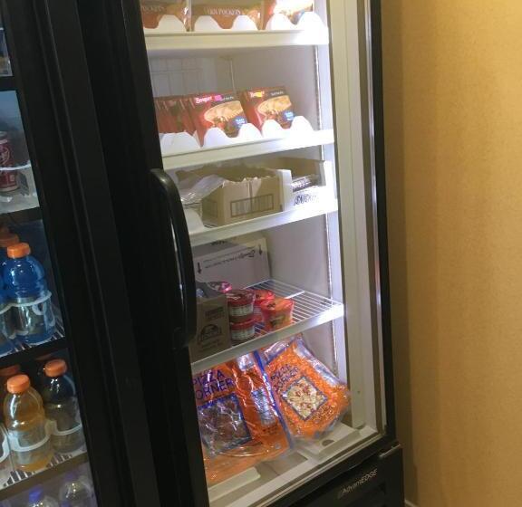 Отель Cobblestone Inn & Suites  Steele