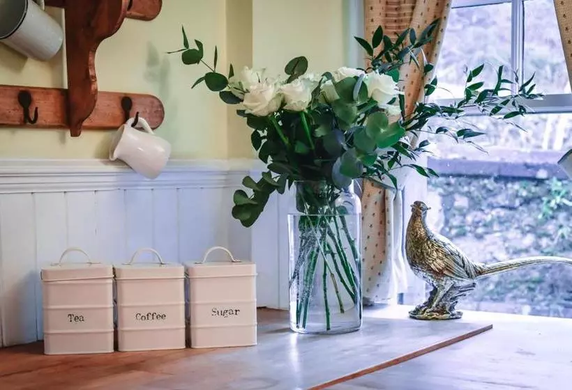 هتل East Haugh House