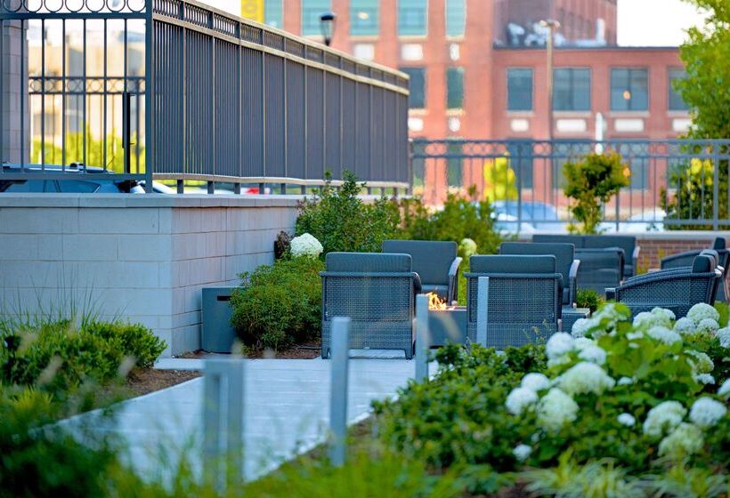 בית מלון כפרי Hampton Inn & Suites Worcester