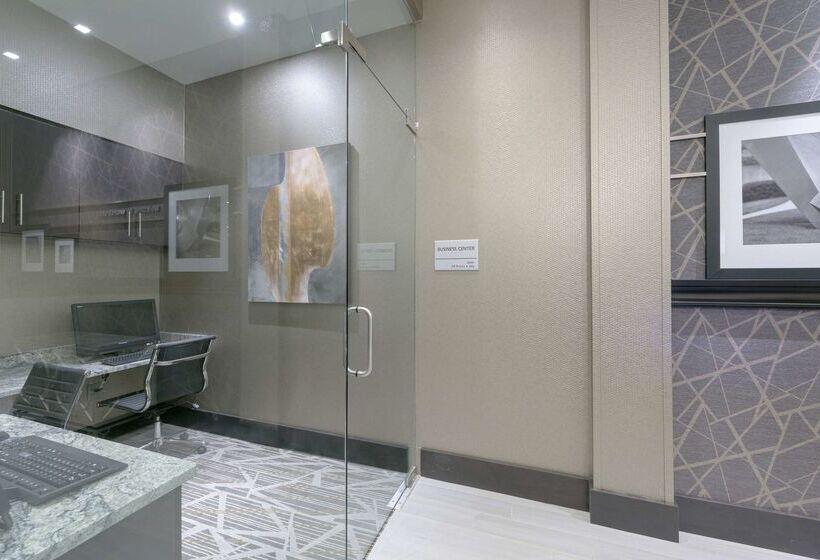 בית מלון כפרי Hampton Inn & Suites Worcester