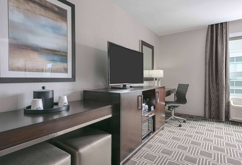 בית מלון כפרי Hampton Inn & Suites Worcester