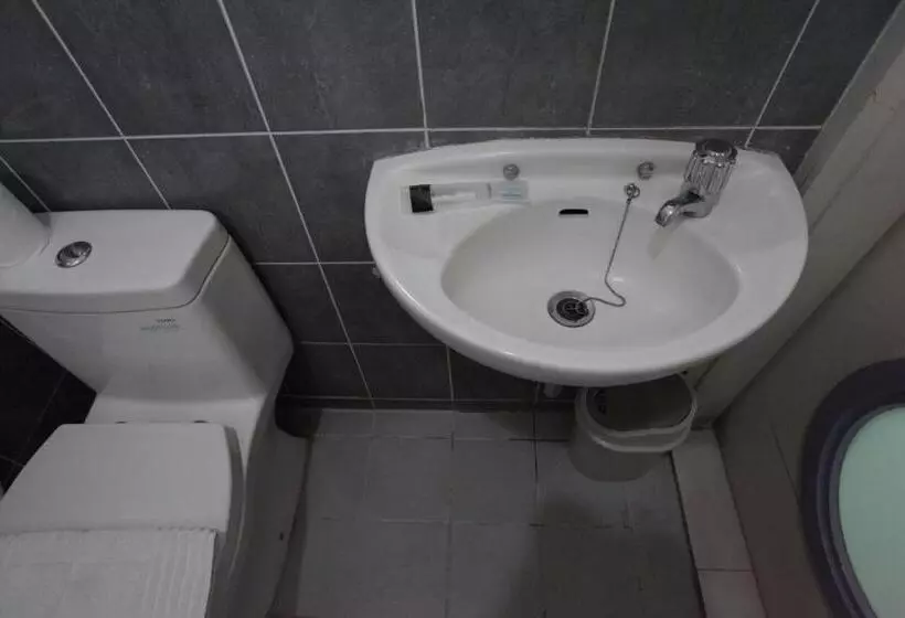 هتل Legreen Suite Tebet