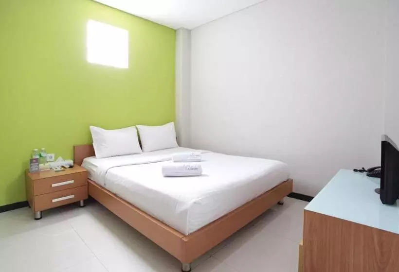 هتل Legreen Suite Tebet
