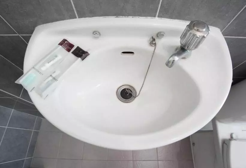 هتل Legreen Suite Tebet