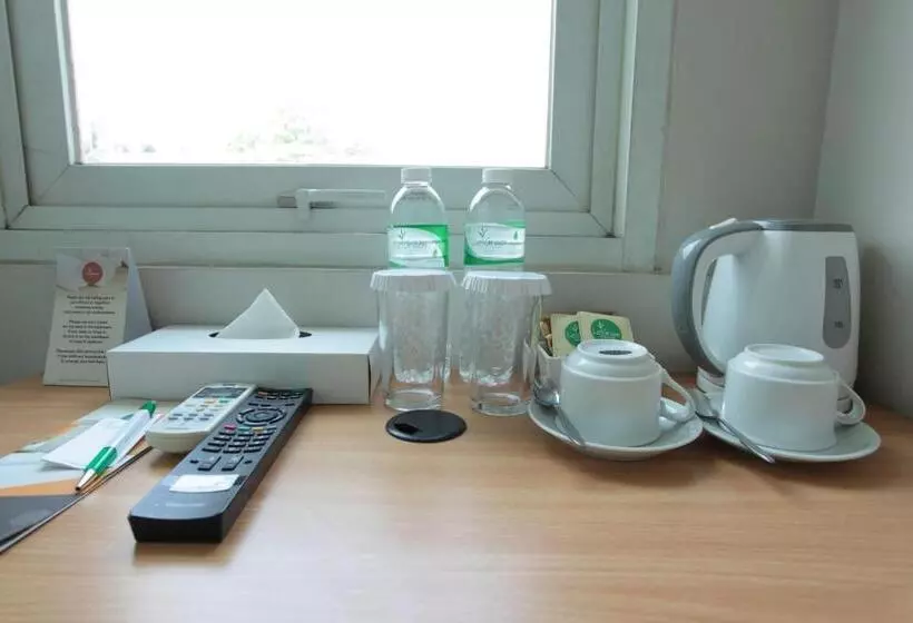 هتل Legreen Suite Tebet