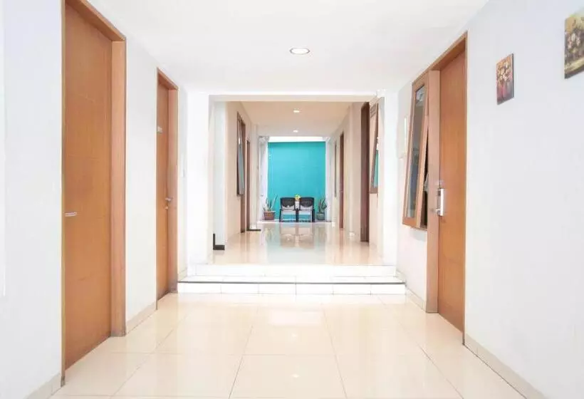 هتل Legreen Suite Tebet