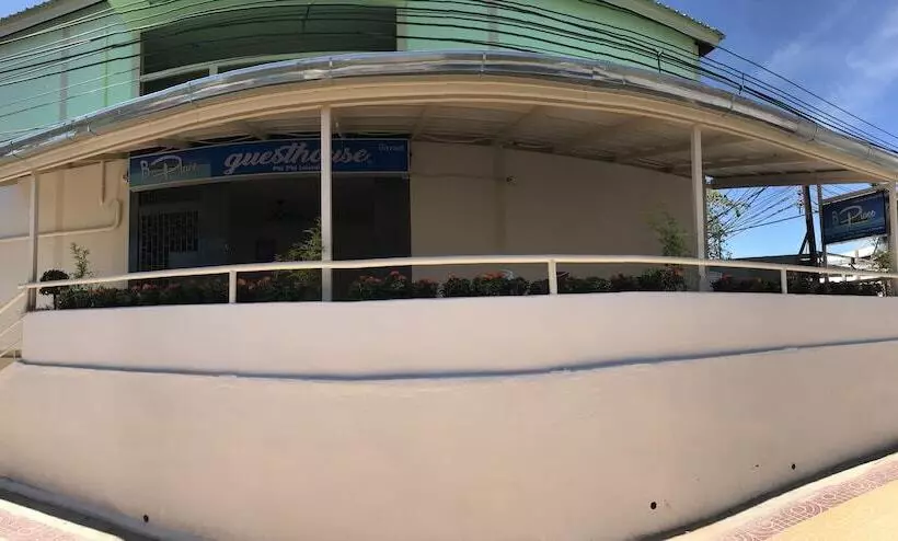 פנסיון B Place Guesthouse