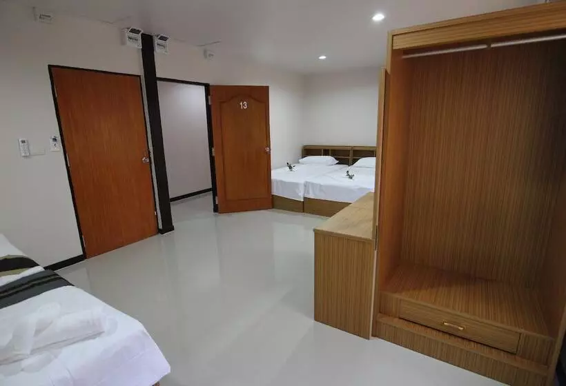 פנסיון B Place Guesthouse