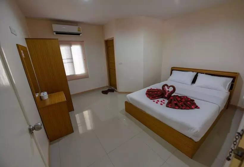 פנסיון B Place Guesthouse