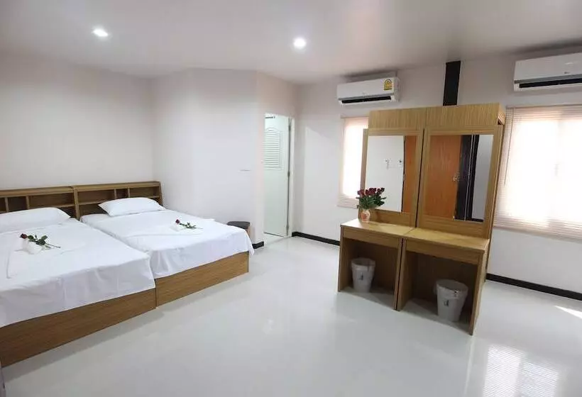 פנסיון B Place Guesthouse