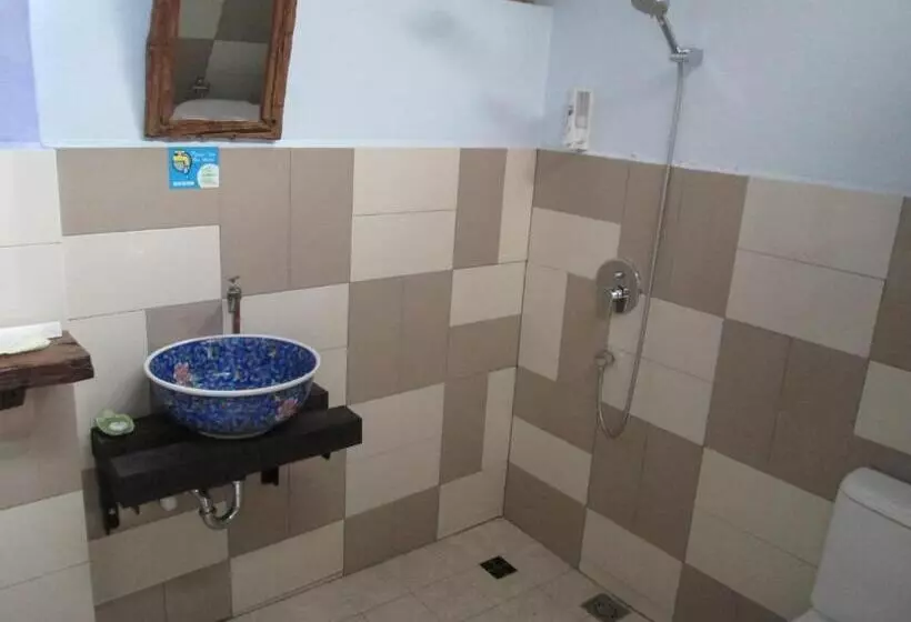 ペンション Kelantan House