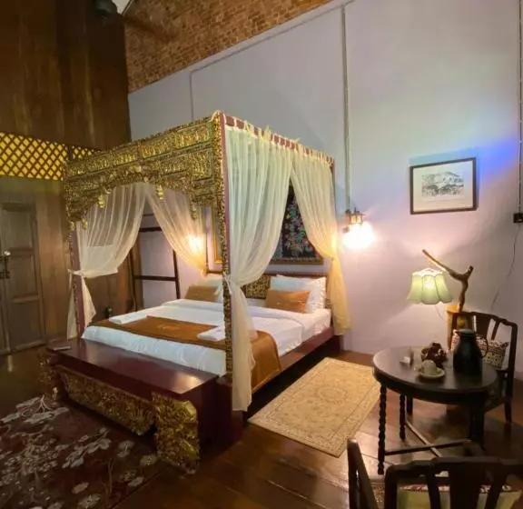 ペンション Kelantan House