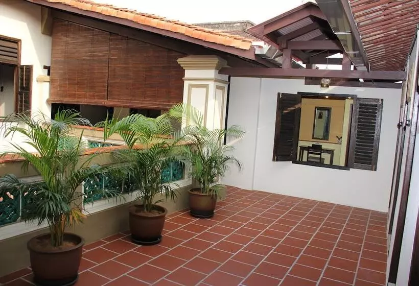 ペンション Kelantan House