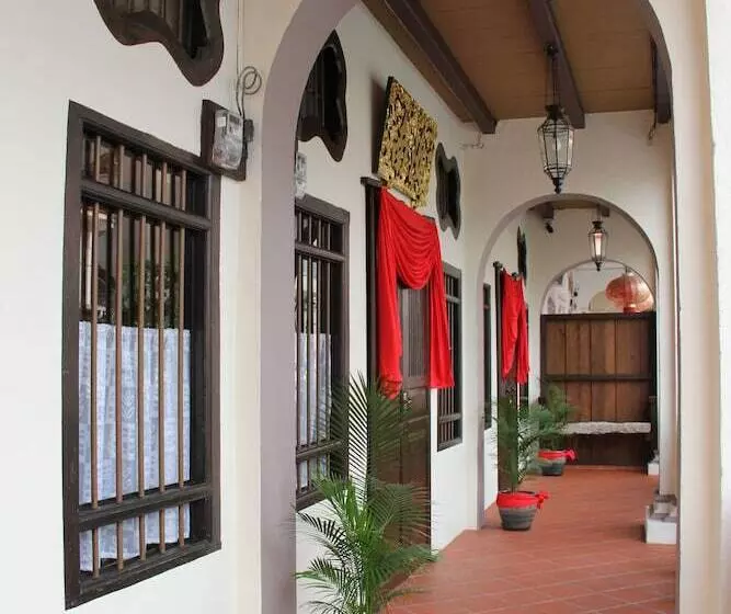 ペンション Kelantan House