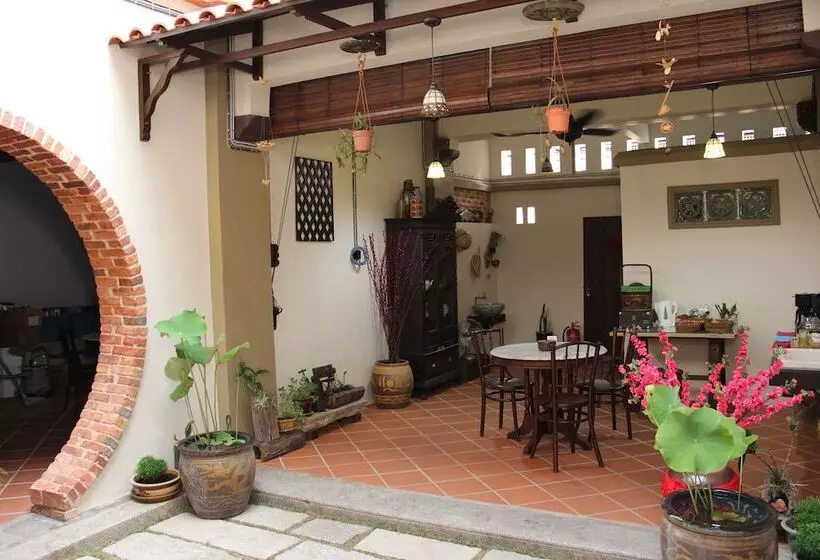 ペンション Kelantan House