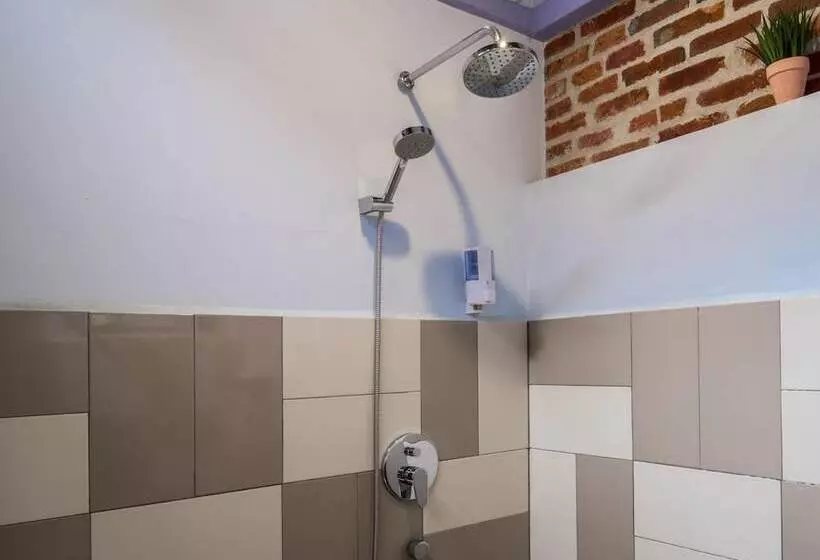 ペンション Kelantan House