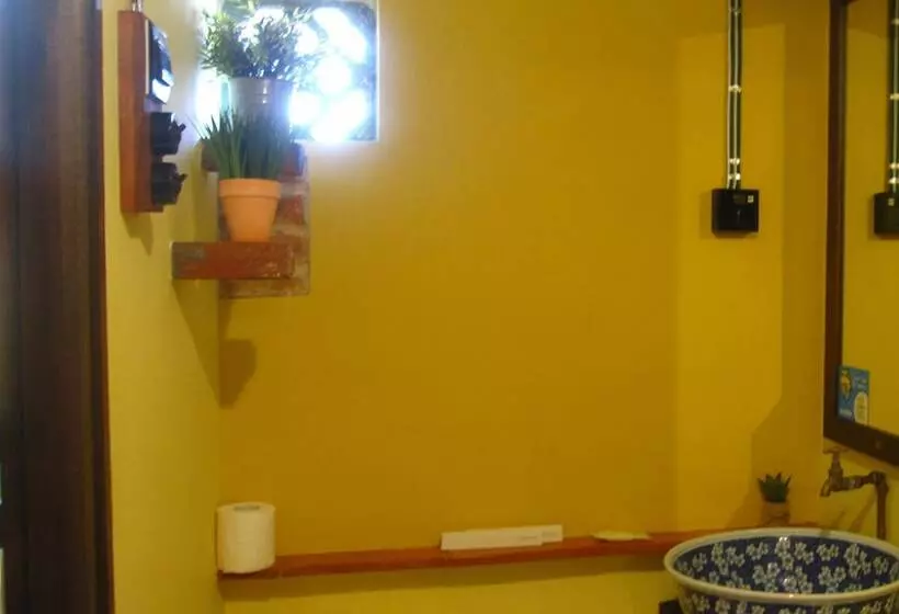 ペンション Kelantan House