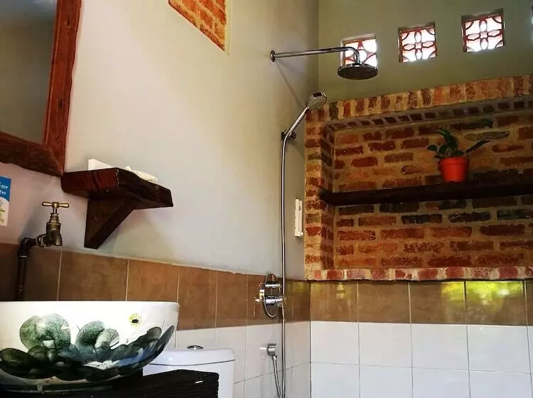 ペンション Kelantan House