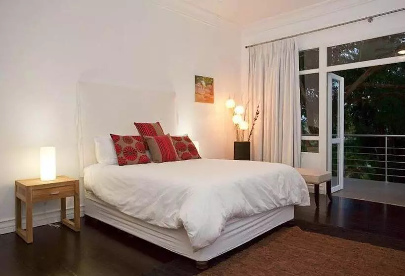 ペンション The Grange Guest House