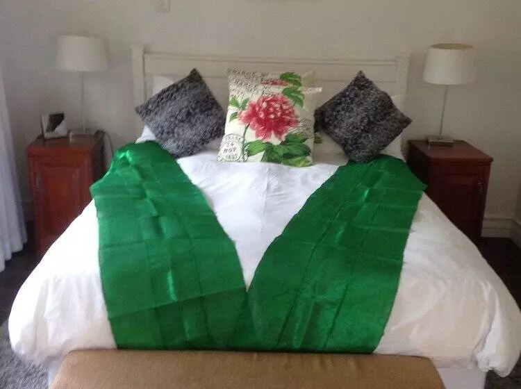 ペンション The Grange Guest House