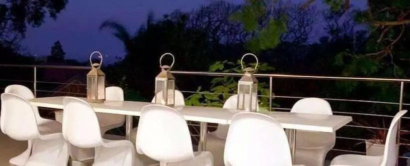 ペンション The Grange Guest House