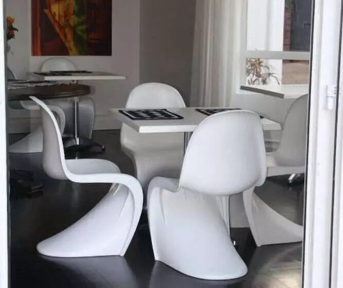 ペンション The Grange Guest House