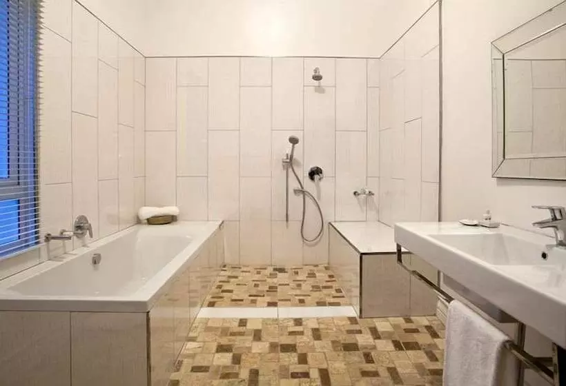 ペンション The Grange Guest House