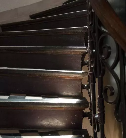 Szálló Ho36 Avignon