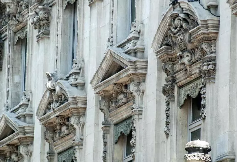 Szálló Ho36 Avignon