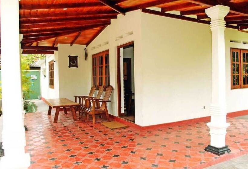 Villa Thotiya