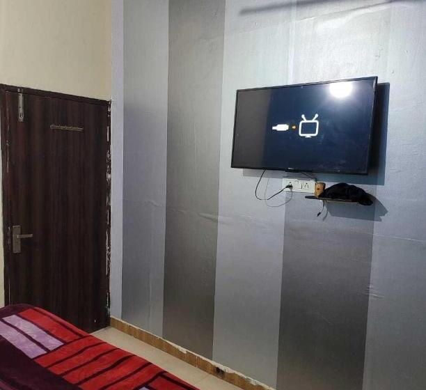 호텔 Oyo Flagship 81126  Lime Tree Residency