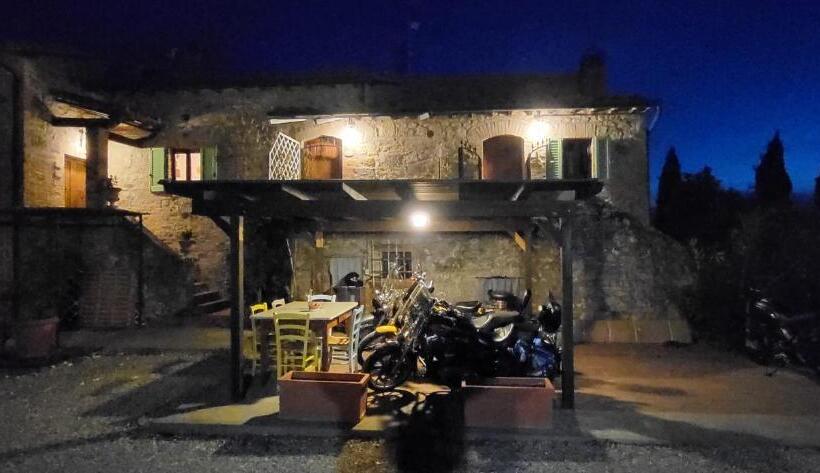 הוסטל Tenuta Colombaio