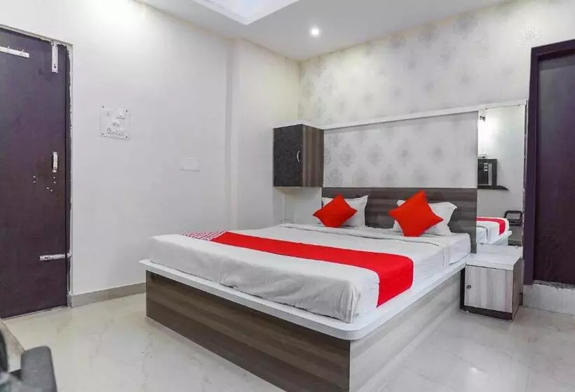 Hotelli Flagship Aashirwad Guest House