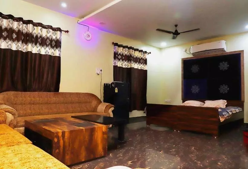 Hotelli Oyo 80950b Samrat Lodge