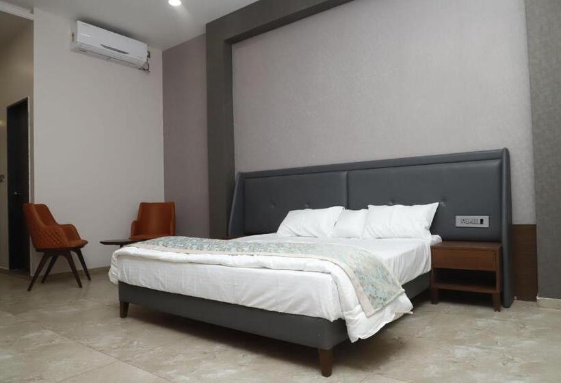 Hotel Oyo 80950b Samrat Lodge