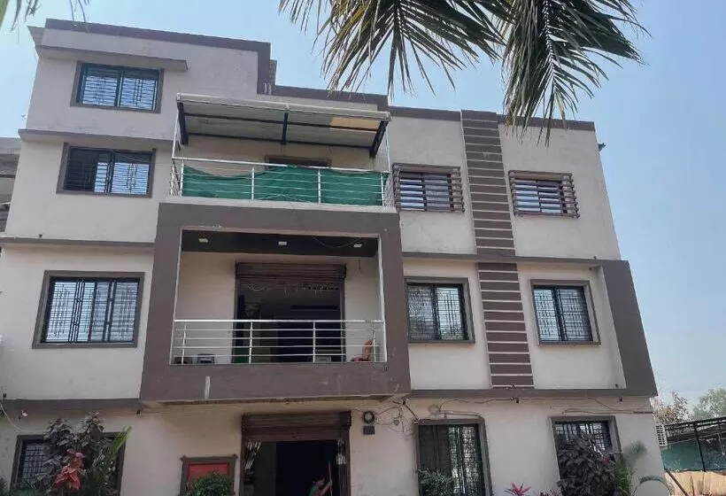 Hotelli Oyo 80950b Samrat Lodge