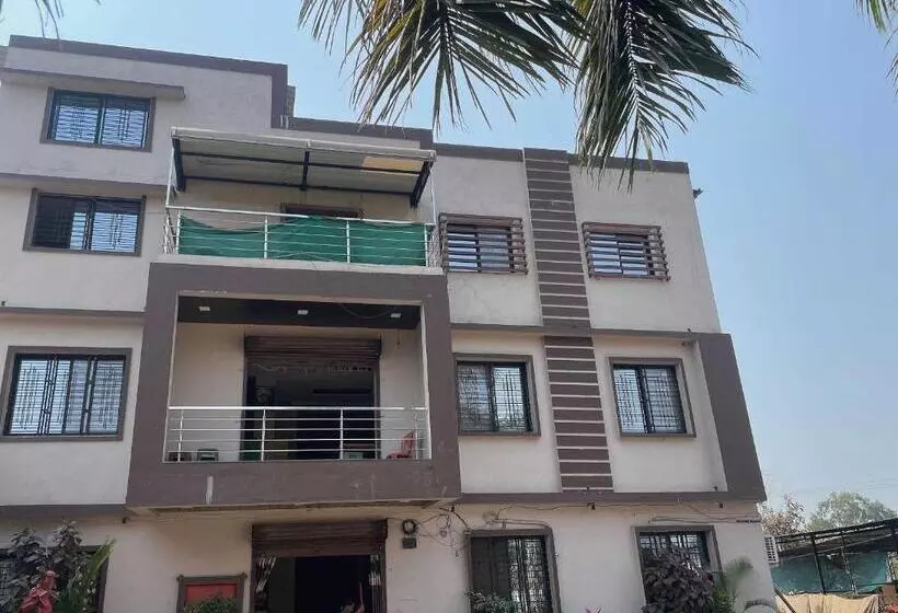 Hotelli Oyo 80950b Samrat Lodge